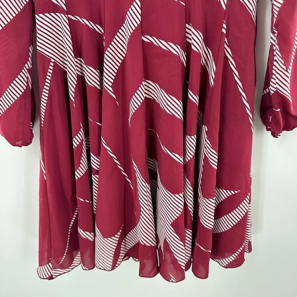 Charles Henry‎ Size S Dress Printed Mini Long Sleeve Dress V-Neck Burgundy Geo - Picture 3 of 13